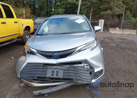 2021 Toyota Sienna Le from USA, damaged, VIN 5TDKRKEC6MS072174